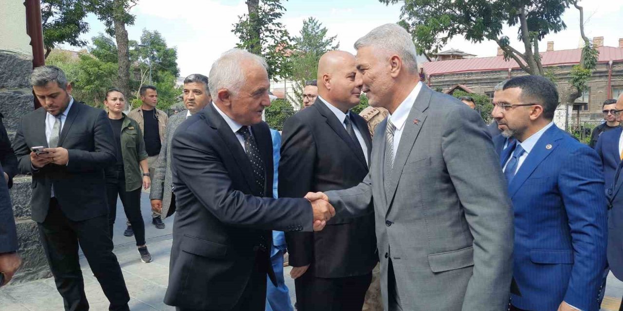 Ticaret Bakanı Bolat Kars’ta