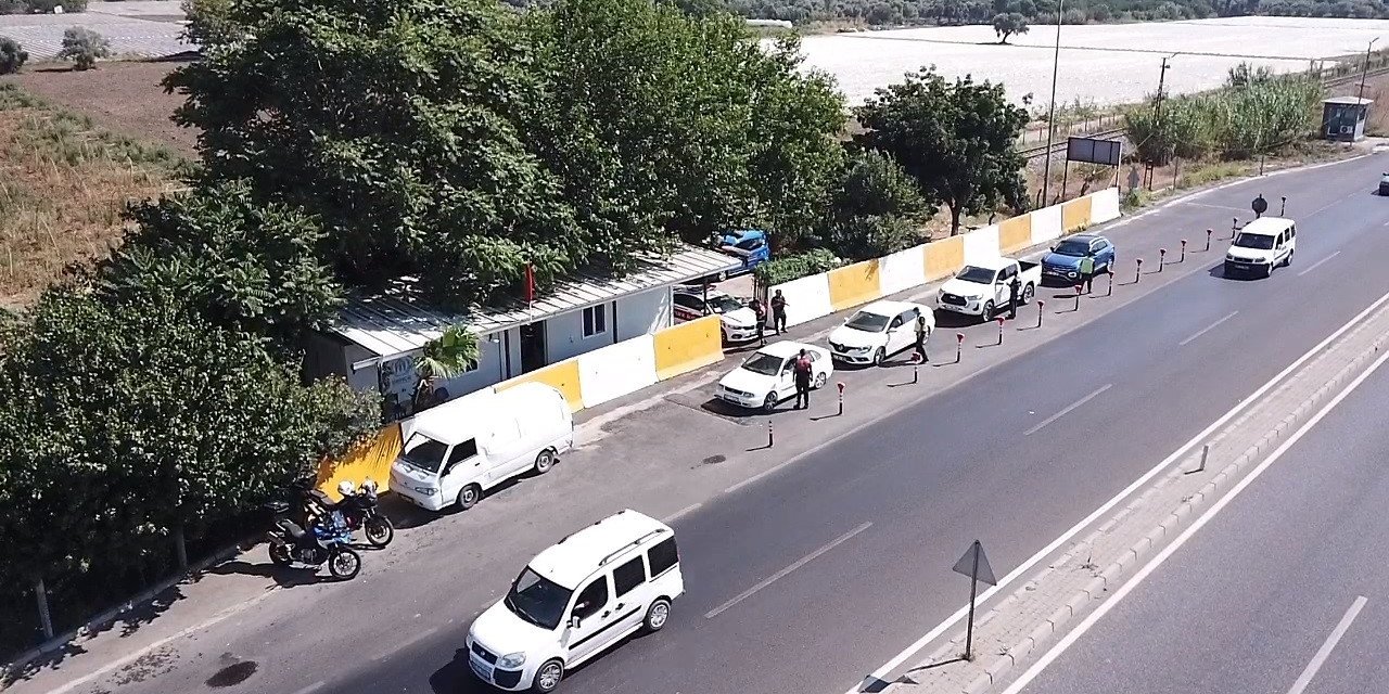 Jandarma 11 saatte 5 şüpheliyi yakaladı