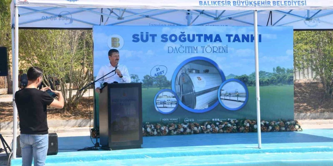Balıkesir Büyükşehir’den üreticilere süt soğutma tankı desteği