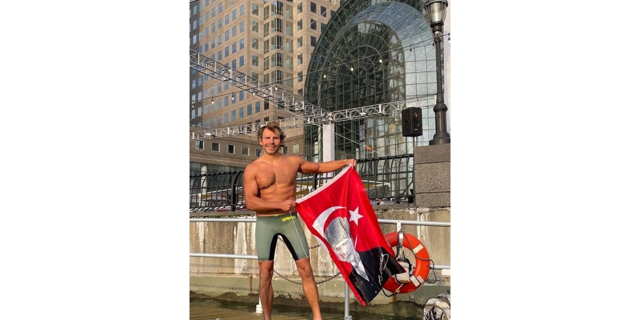 İzmirli Emre’den ABD’de zafer kulacı