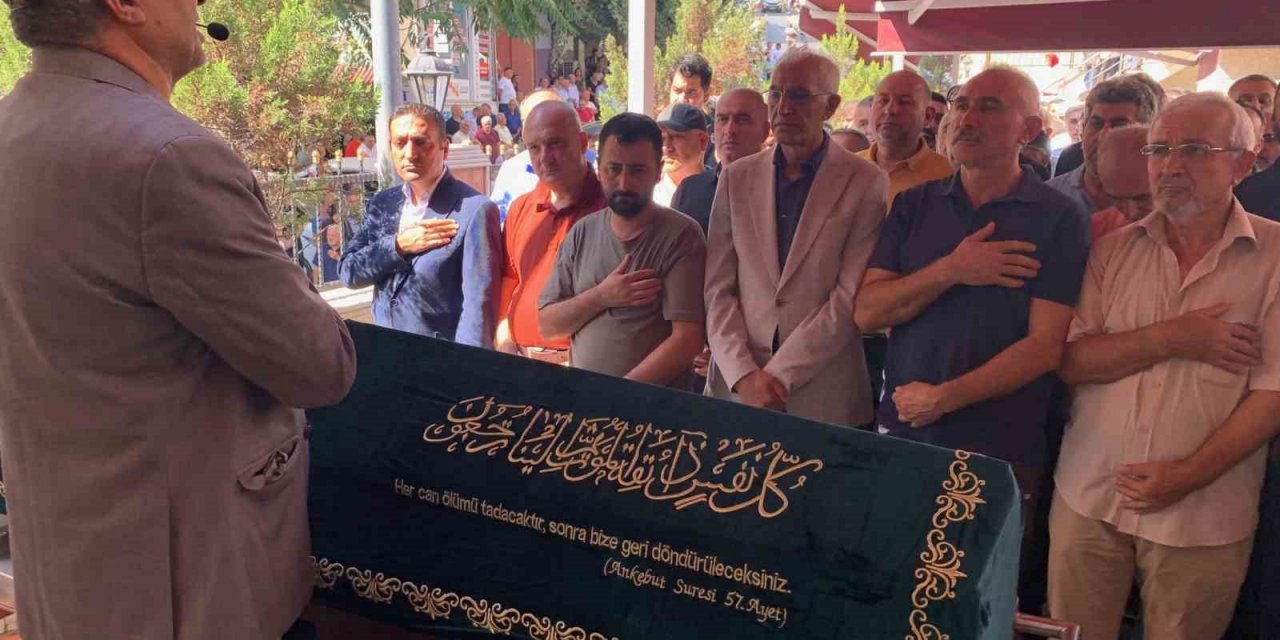 Güngören’deki silahlı kavgada yoldan geçerken vurulan vatandaş son yolculuğuna uğurlandı