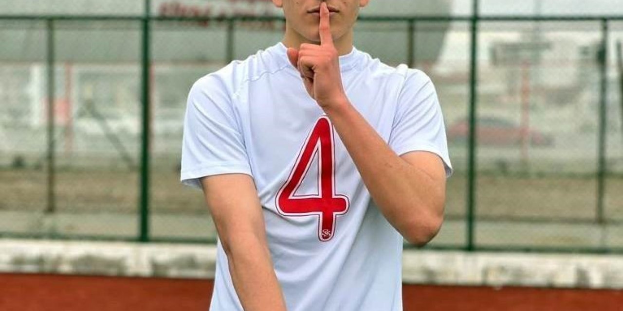 Samsunspor, genç futbolcu Efe Halil Şimşek’i transfer etti