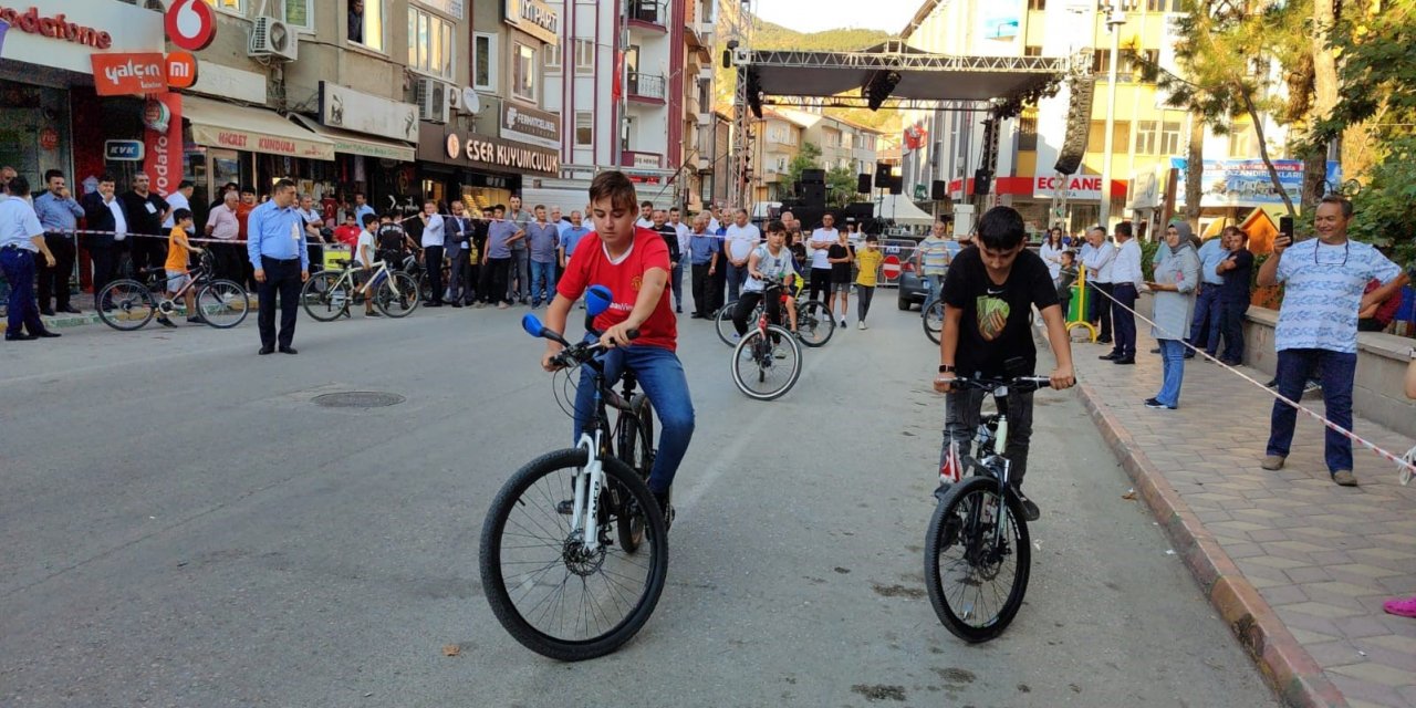 İskilip 4. Dolma, Turşu ve Çilek Festivali başladı