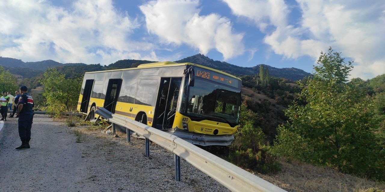 Bursa’da belediye otobüsünde faciadan dönüldü: 10 yaralı