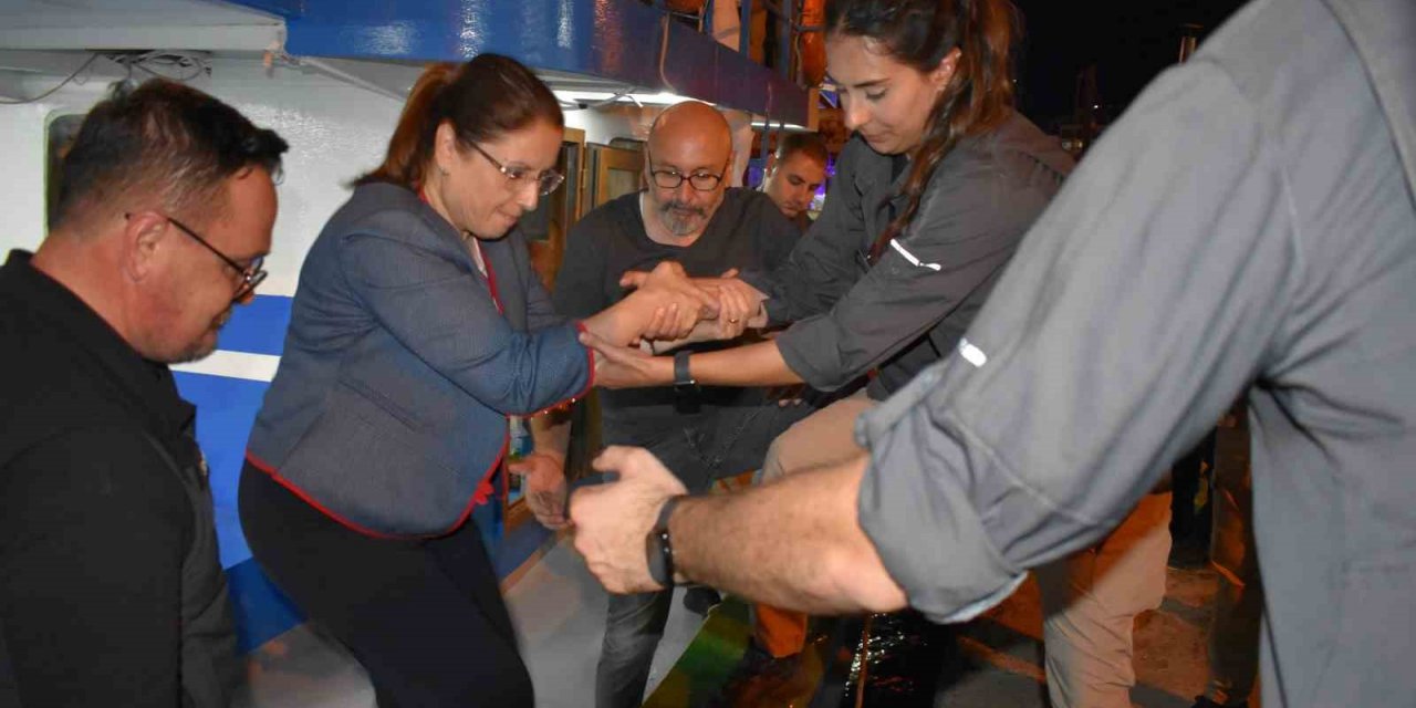 Av sezonu başladı balıkçılar dualarla "vira bismillah" dedi