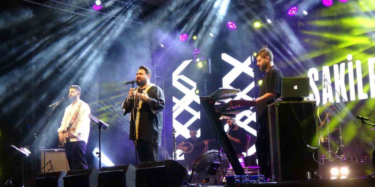 30 Ağustos Zafer Kutlamaları Burdur’da kortej yürüyüşü ve Sakiler konseri ile devam etti