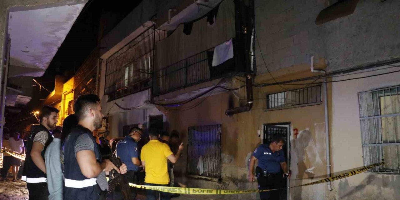 Evinin zili çalınca balkona çıktı, tabancayla başından vuruldu