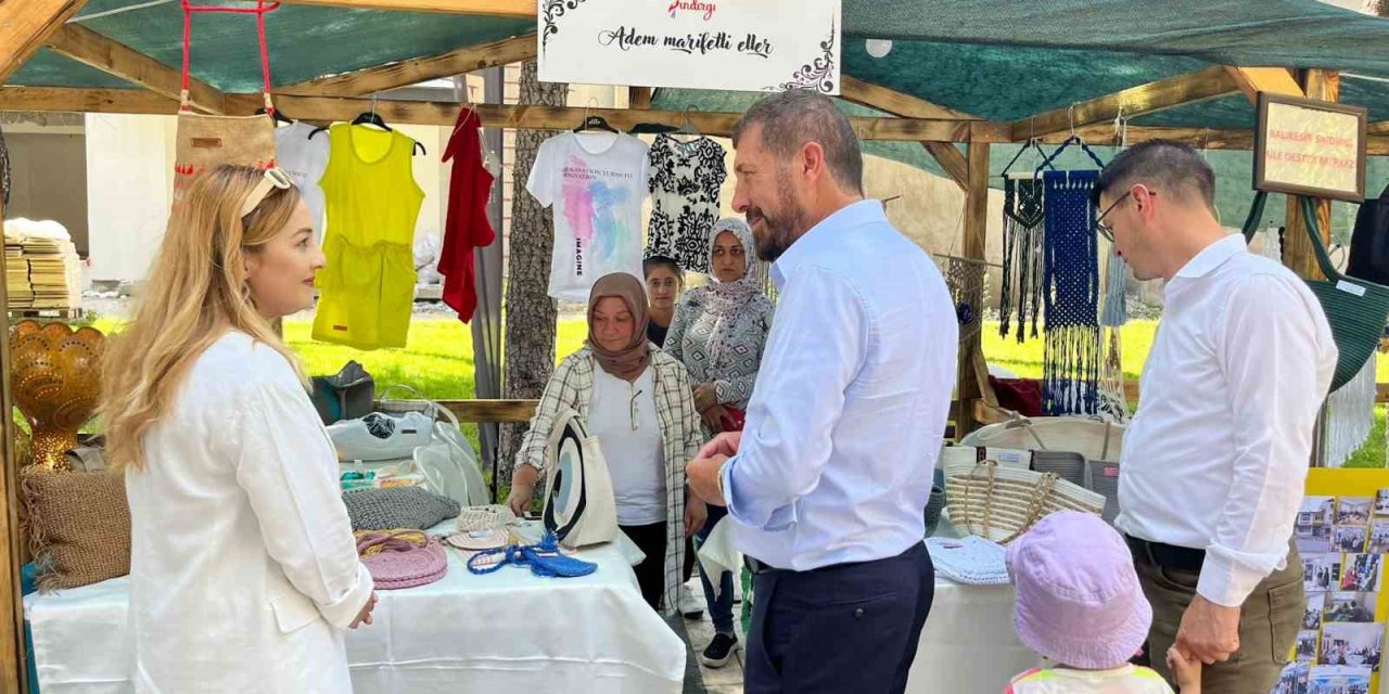 Sındırgılı kadınlar sanat sokağı ile geleneği devam ettirdi