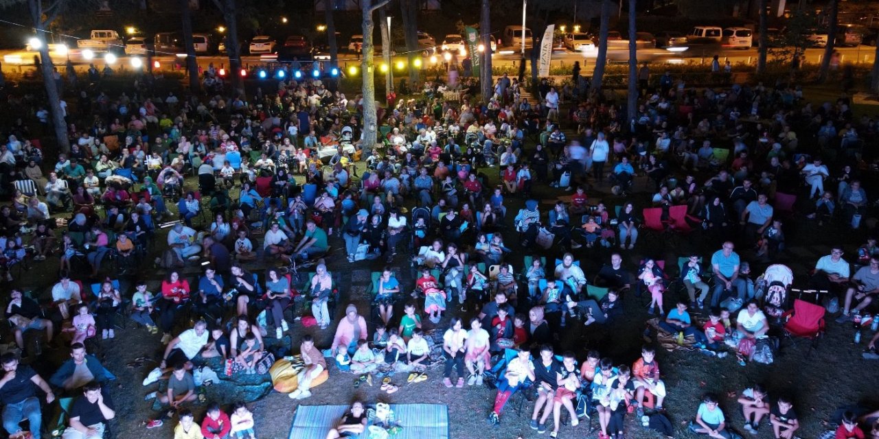 İznik’te yazlık sinema sezon finali yaptı