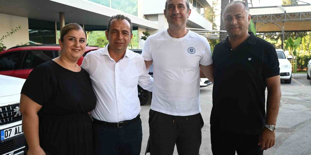 Kemer’de 110 kişilik dev kadrodan konser hazırlığı