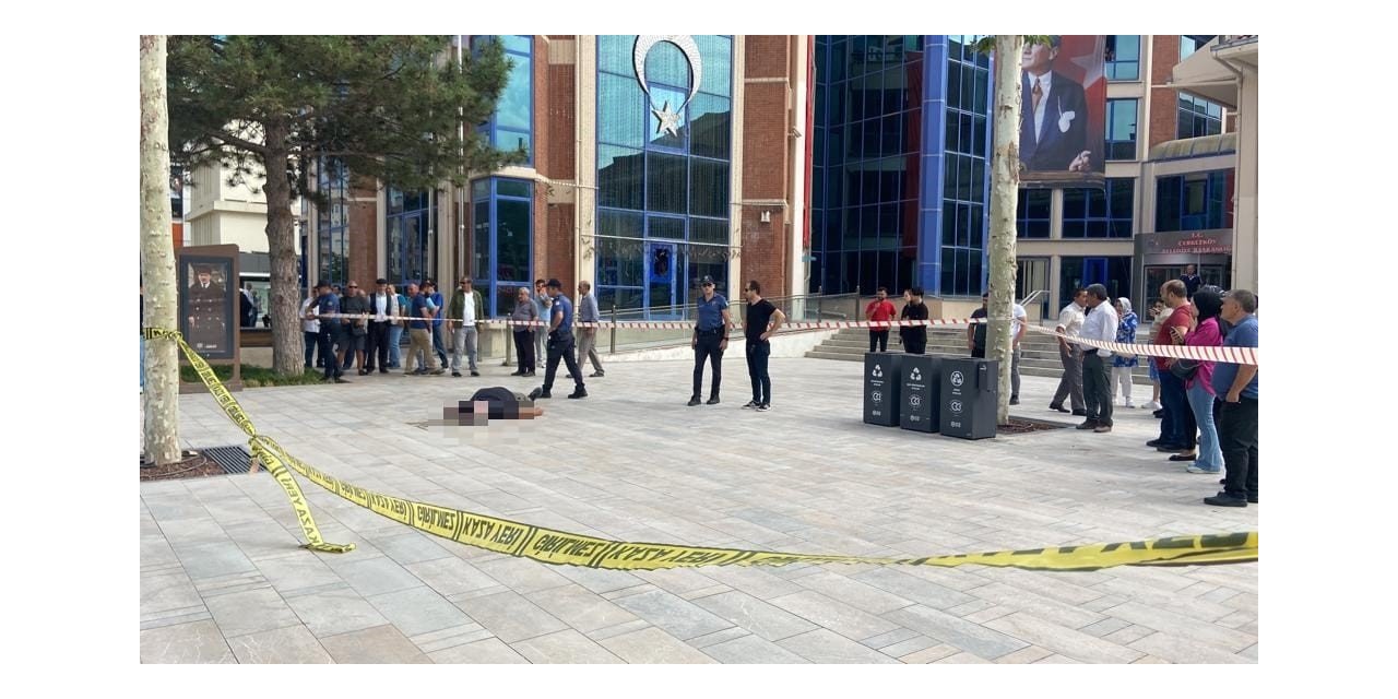 Yolda yürürken kalp krizi geçirip öldü