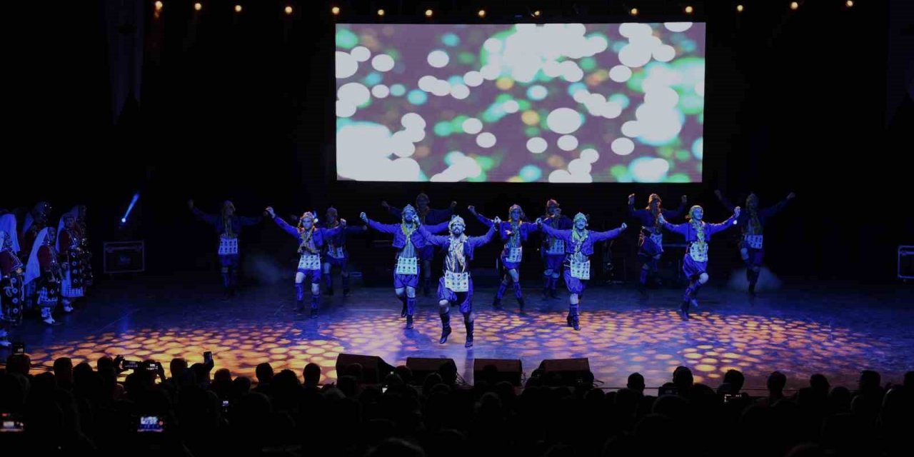 Osmangazi’de Balkan coşkusu Açık Hava Tiyatrosu’na sığmadı