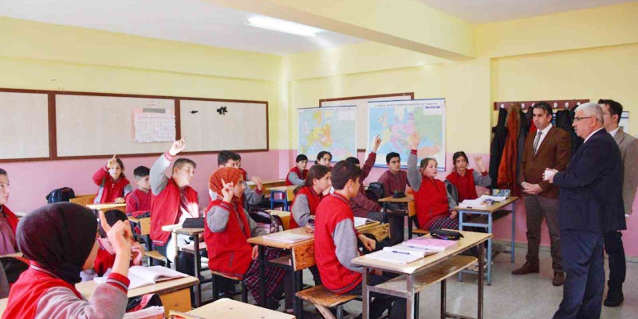 7 bin 242 öğrenci bursluluk sınavında ter dökecek