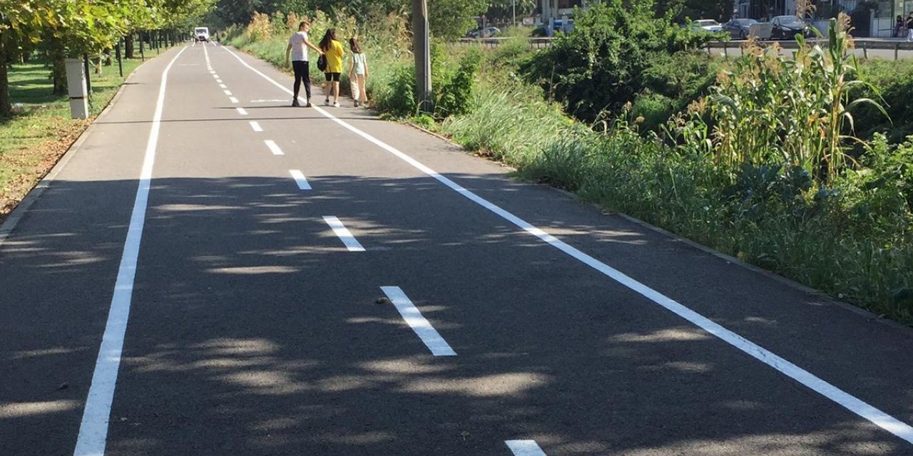 Sakarya’da bisiklet yollarında boyama çalışmaları