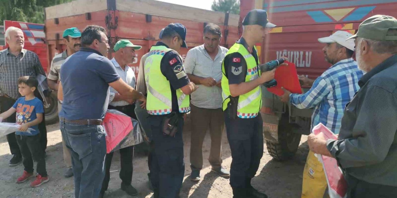 Jandarmadan traktör kazalarına karşı bilgilendirme