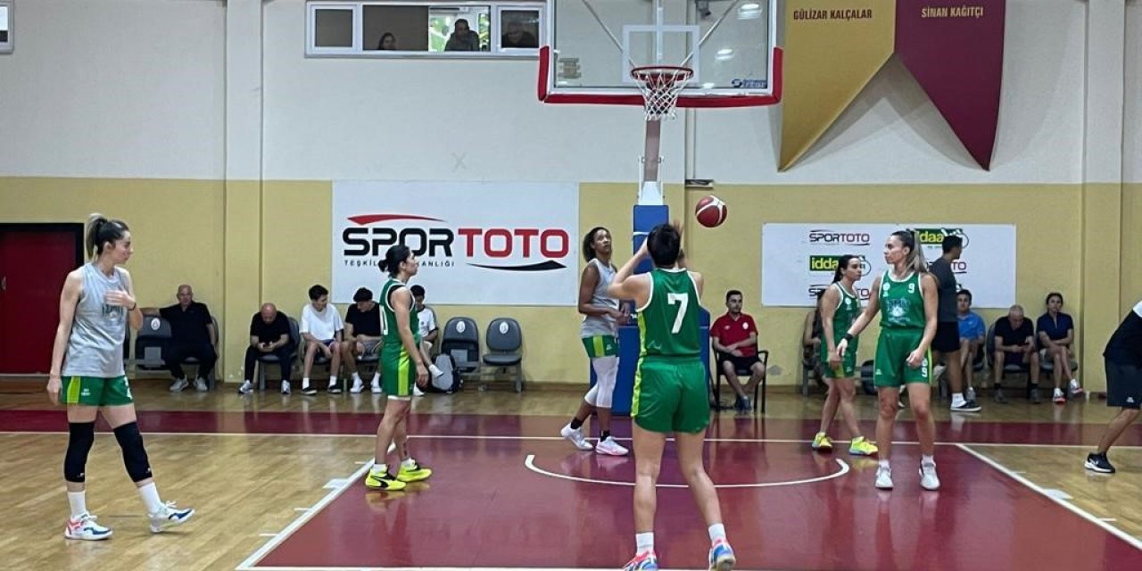 İzmit Belediyespor hazırlık maçında Galatasaray’ı yendi