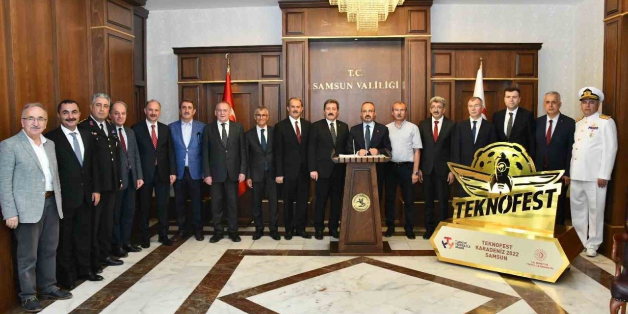 Bülent Turan: “Samsun dünyanın barış adımlarının atılacağı yer olmaya hazır olmalı”