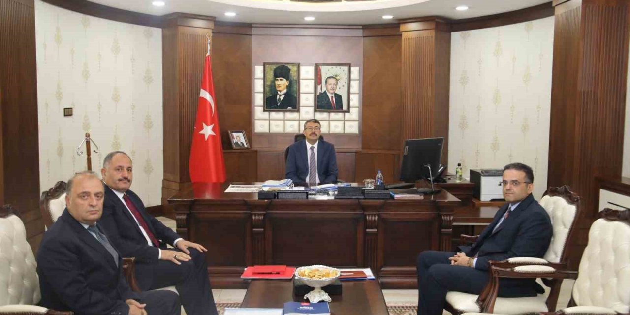 Vali Çelik: "İşsizlik sorununu çözmeye çalışacağız"