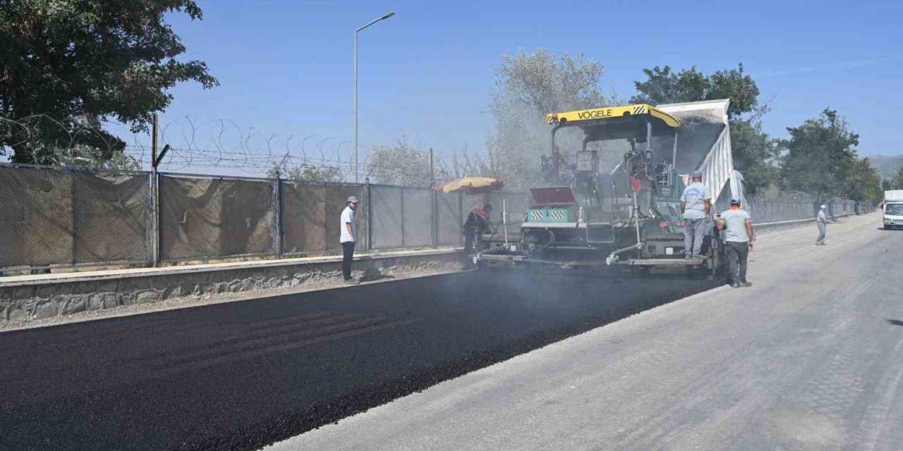 Isparta Belediyesi tarafından Davraz Kayak Merkezi bağlantı yolu asfaltlanıyor
