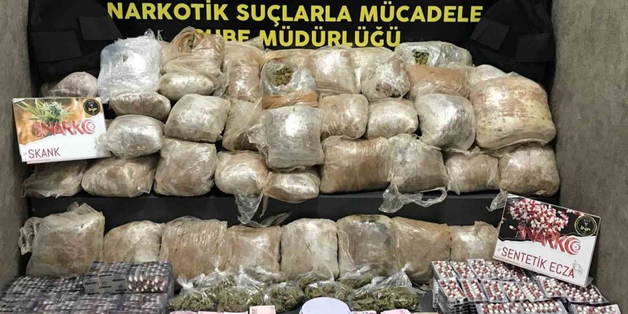 İzmir’de uyuşturucu sevkiyatı operasyonu: 4 tutuklama