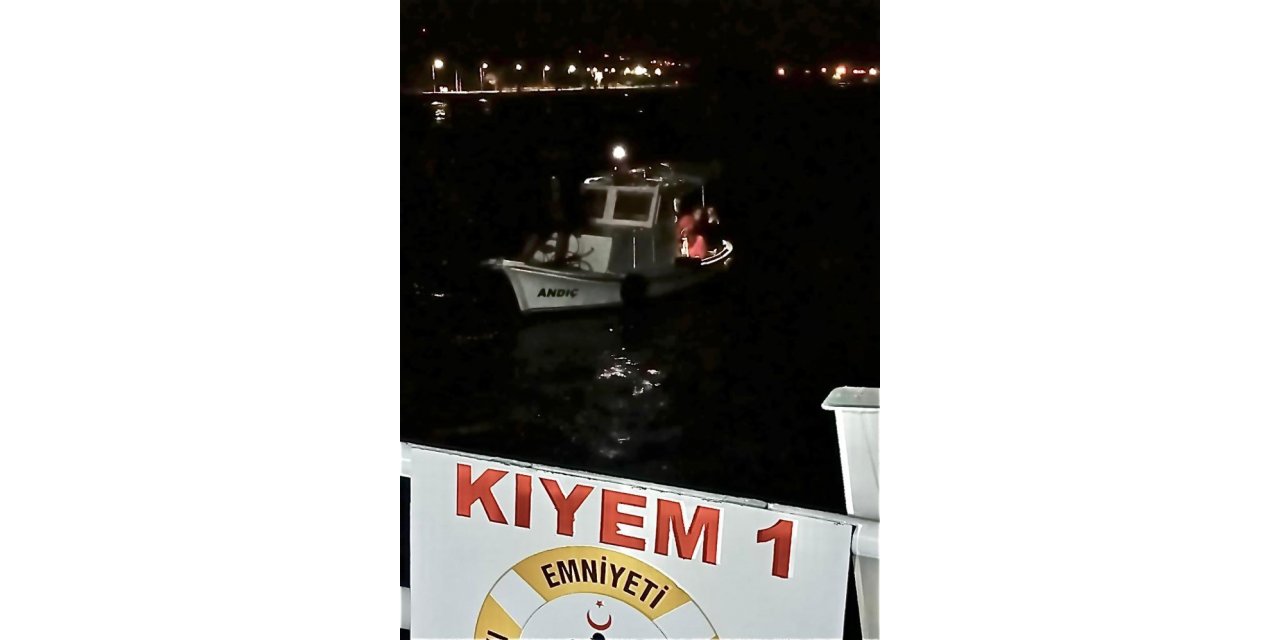 Çanakkale Boğazı’nda sürüklenen tekne kurtarıldı