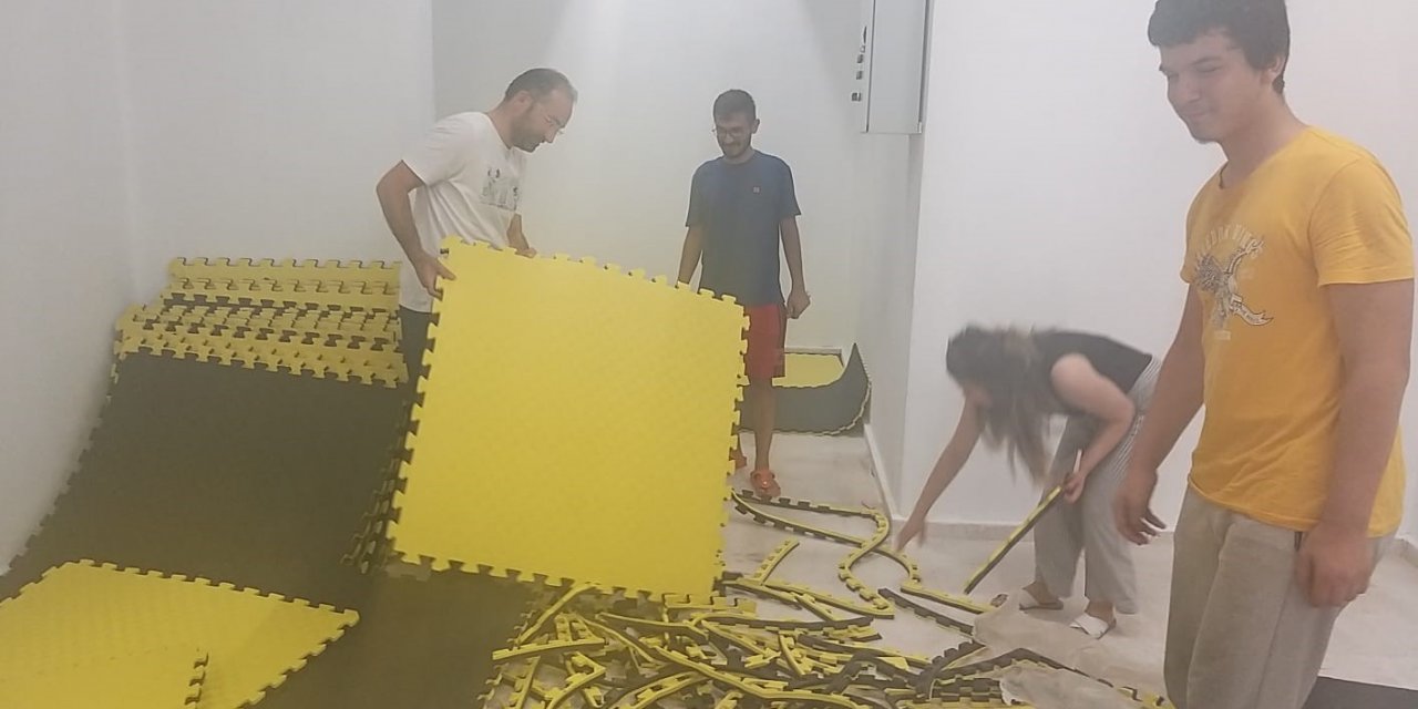 Öğretmenler yeni öğretim yılına okul temizliğini yaparak başladılar