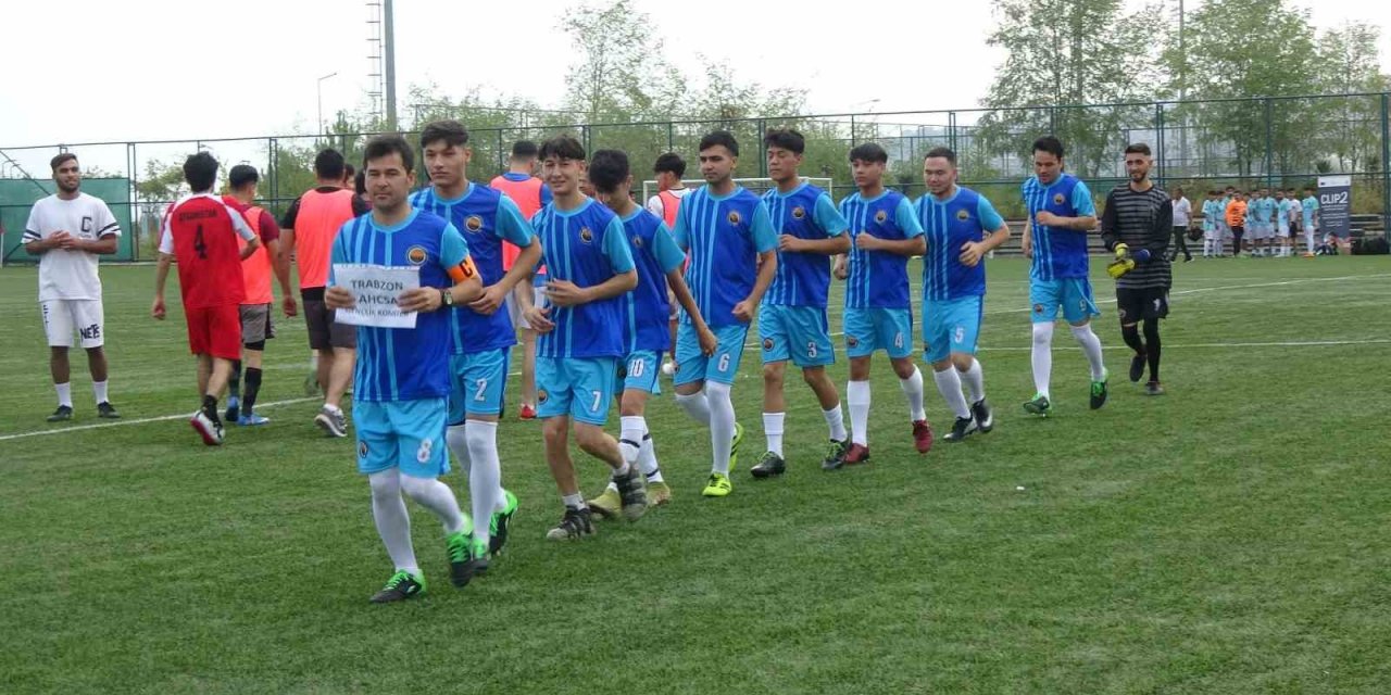 Türkiye’de yaşayan göçmenler futbol turnuvasında bir araya geldi