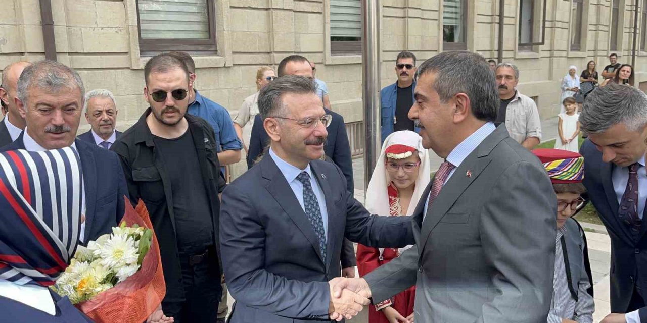 Milli Eğitim Bakanı Yusuf Tekin Eskişehir’e geldi