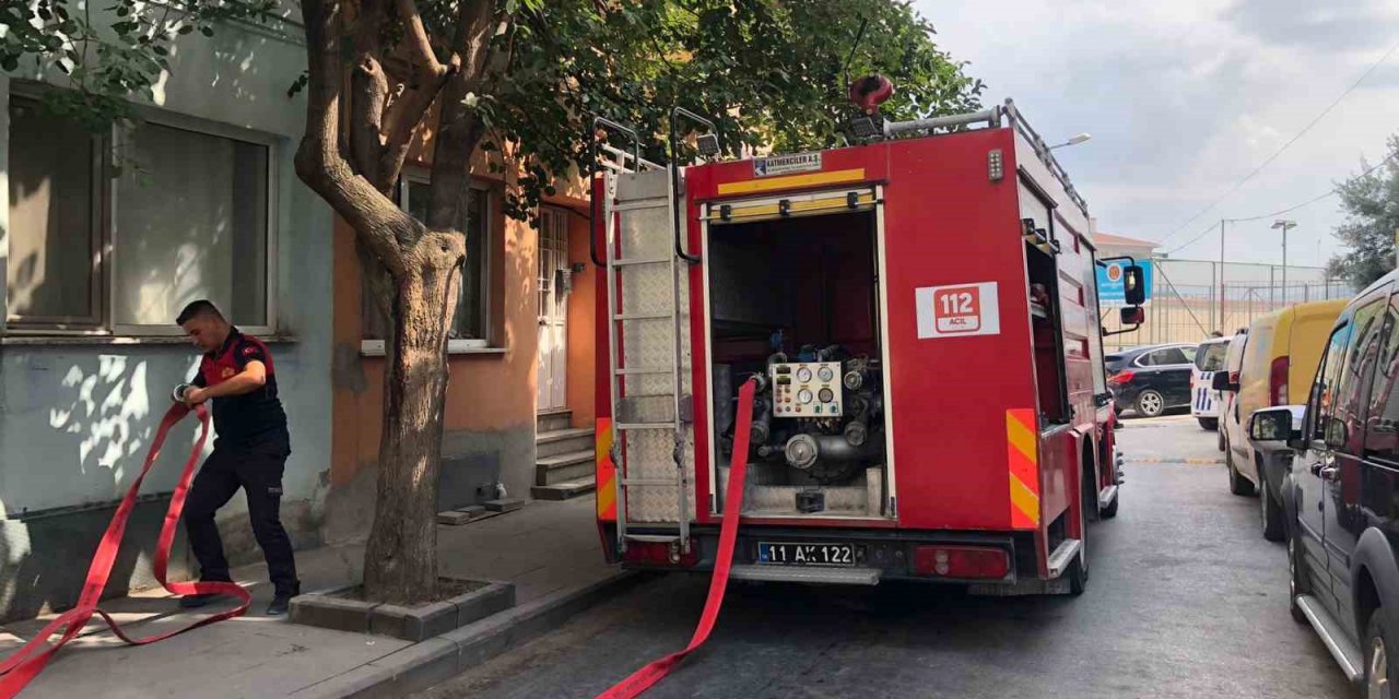 Bilecik’te apartman boşluğunda çıkan yangın paniğe neden oldu