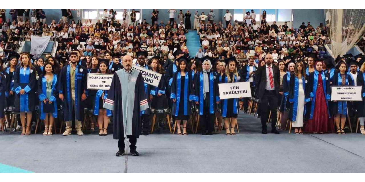 ZBEÜ’de mezuniyet coşkusu