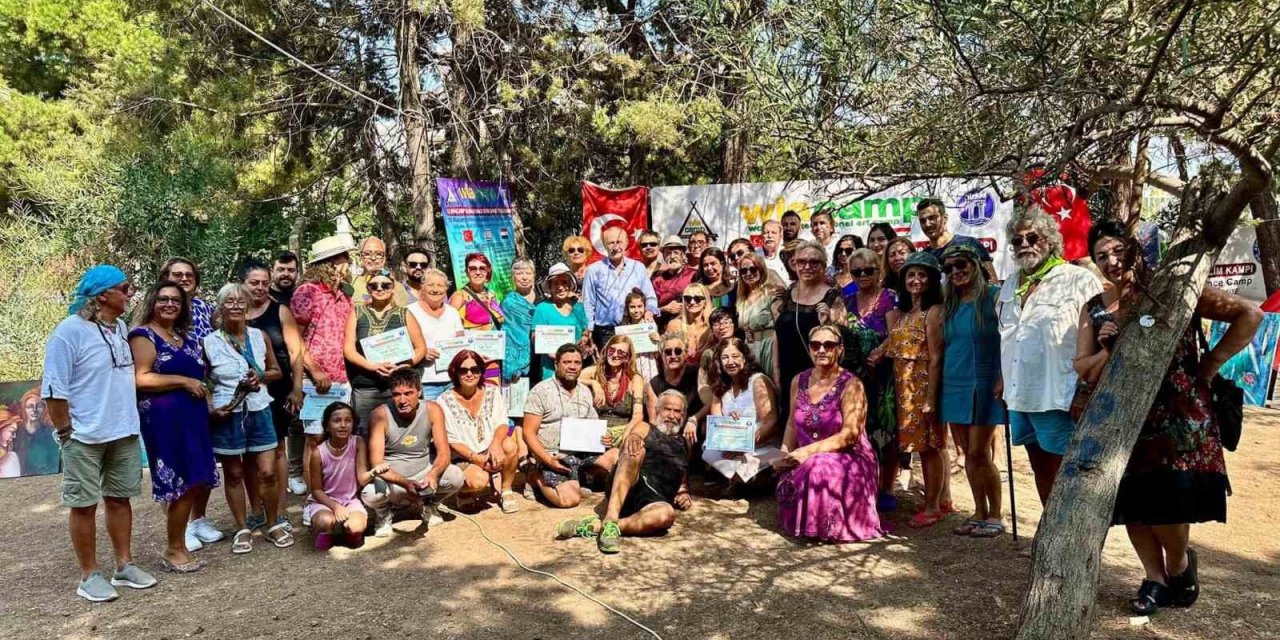 Başkan Atabay, sanatçılara sertifikalarını takdim etti