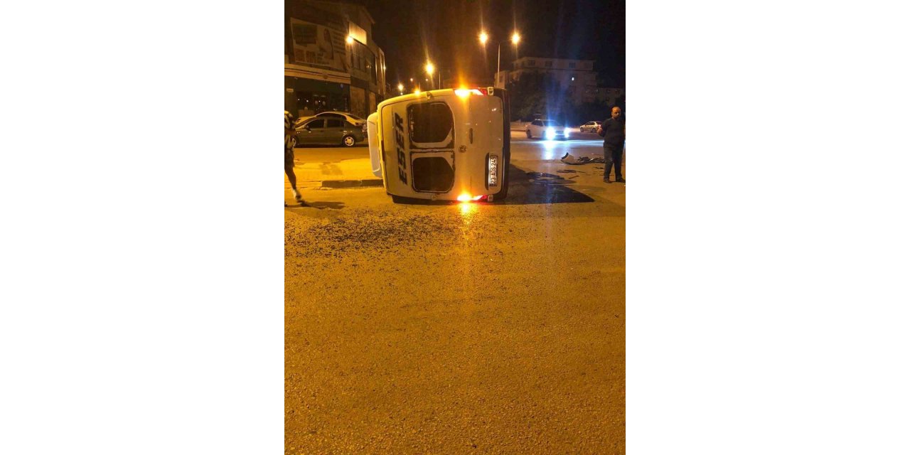 Elazığ’da minibüs ile otomobil çarpıştı: 1 yaralı