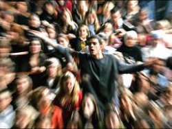 Yemen'de öğrenciler ayaklandı