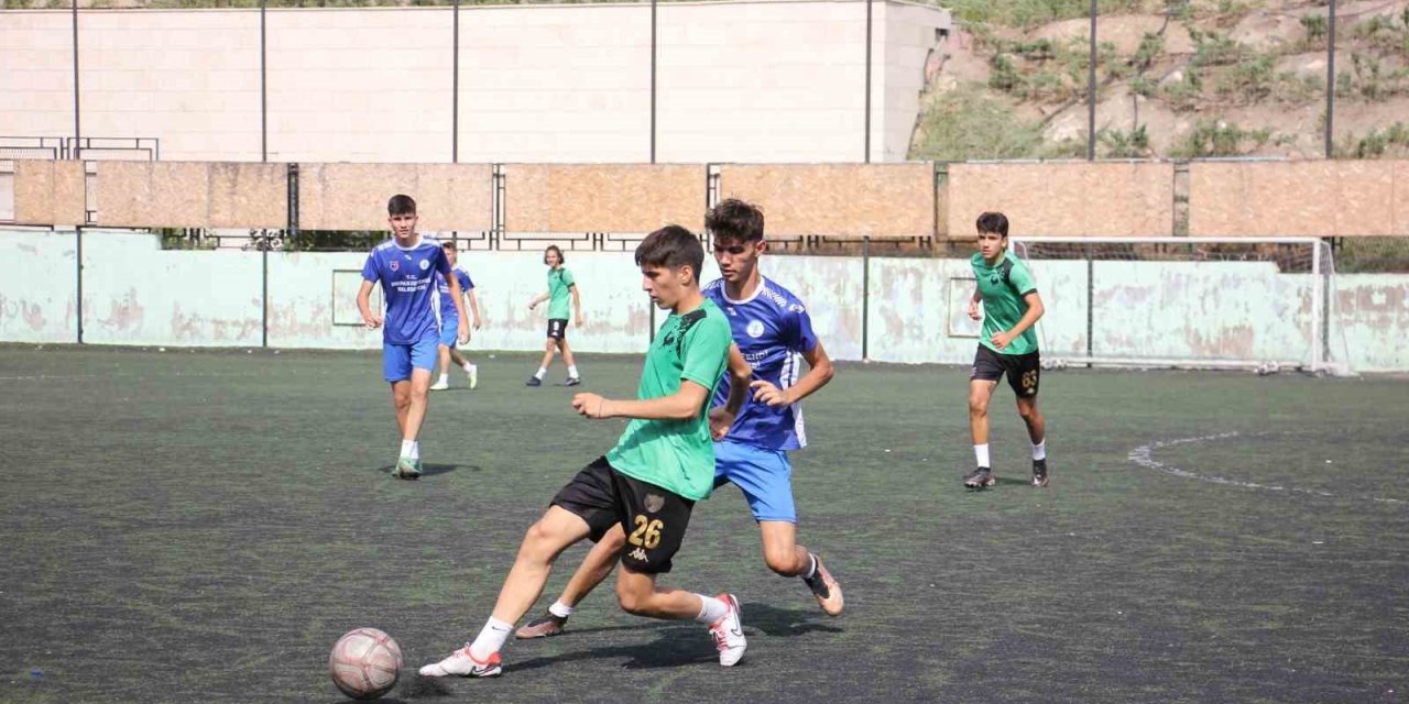 Genç Horozlar çalışmalarına ağırlık verdi