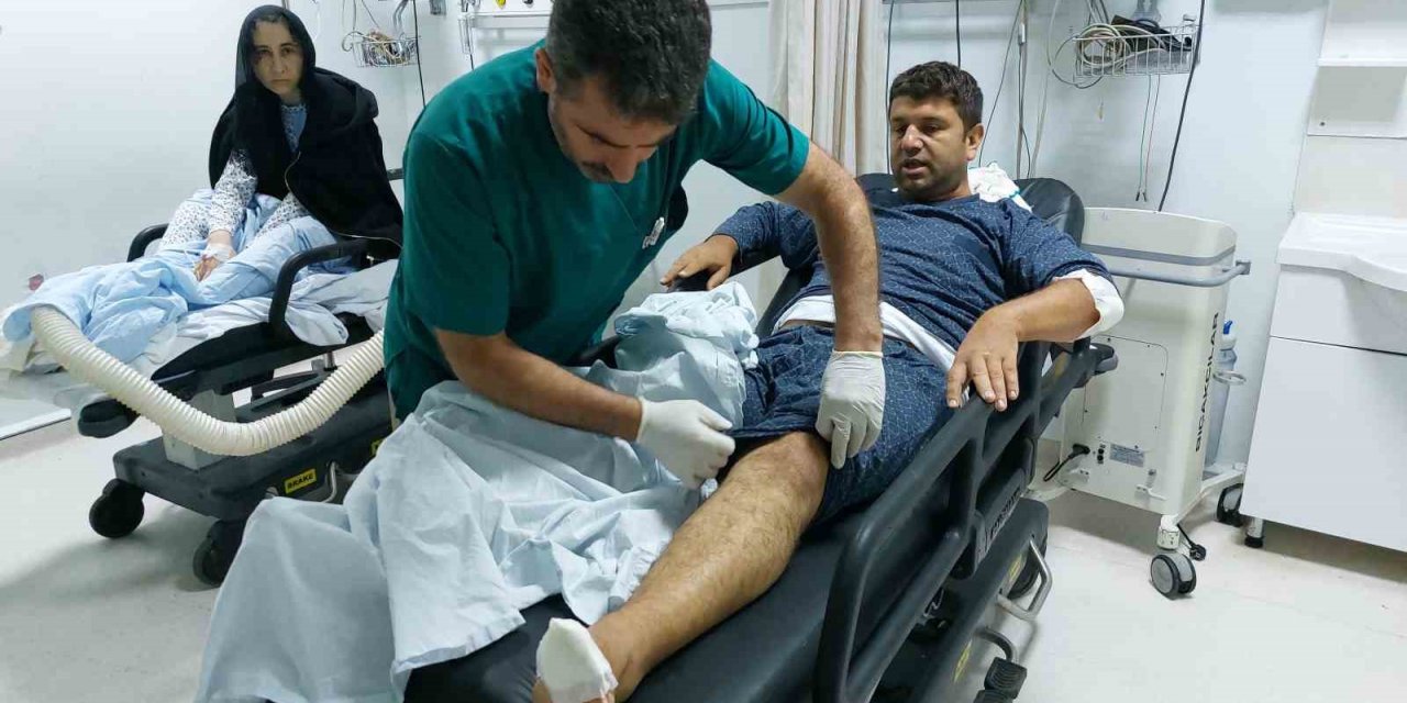 Selde sürüklenen 4 kişilik aile birbirlerine sarılarak ölümden kurtuldular: Anne ve baba hastanelik oldu