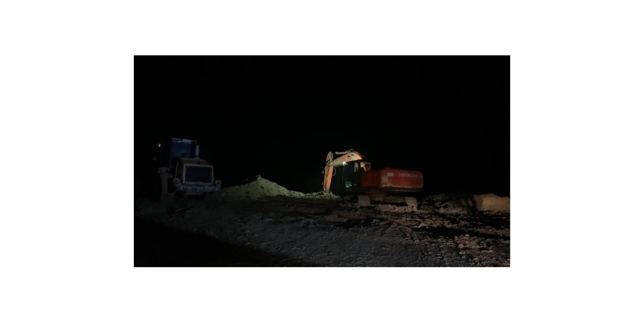 Sel sularına kapılan araçtaki çiftin cansız bedenleri çıkarıldı