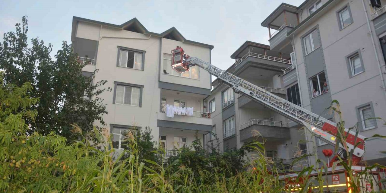 Ordu’da bunalıma giren şahıs önce evini yaktı, sonra yaktığı odaya kendisini kilitledi