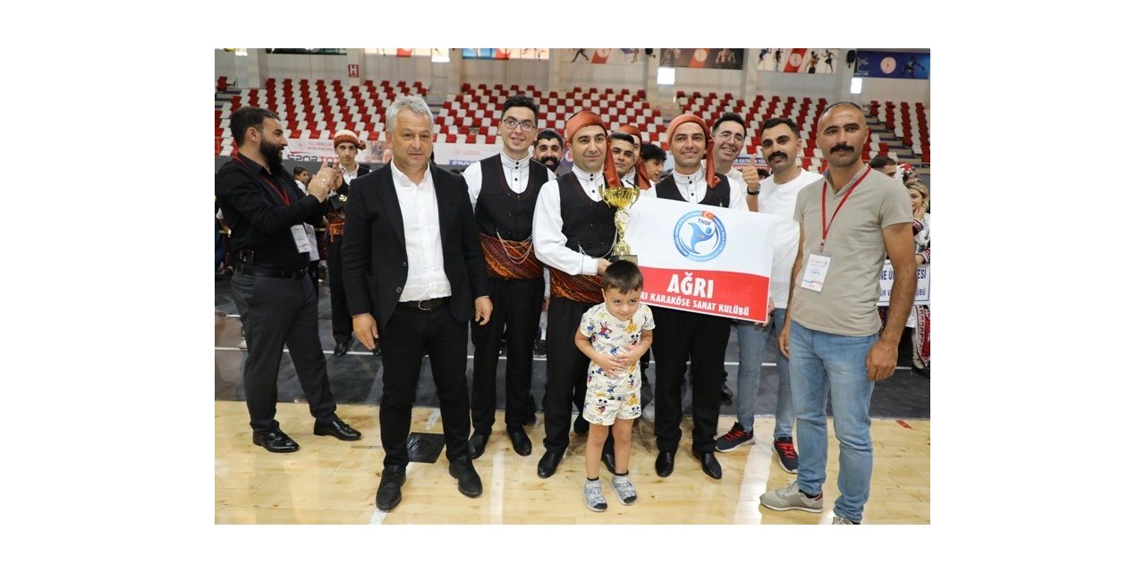 Ağrı Halk Oyunu Ekibi Bölge Şampiyonu oldu