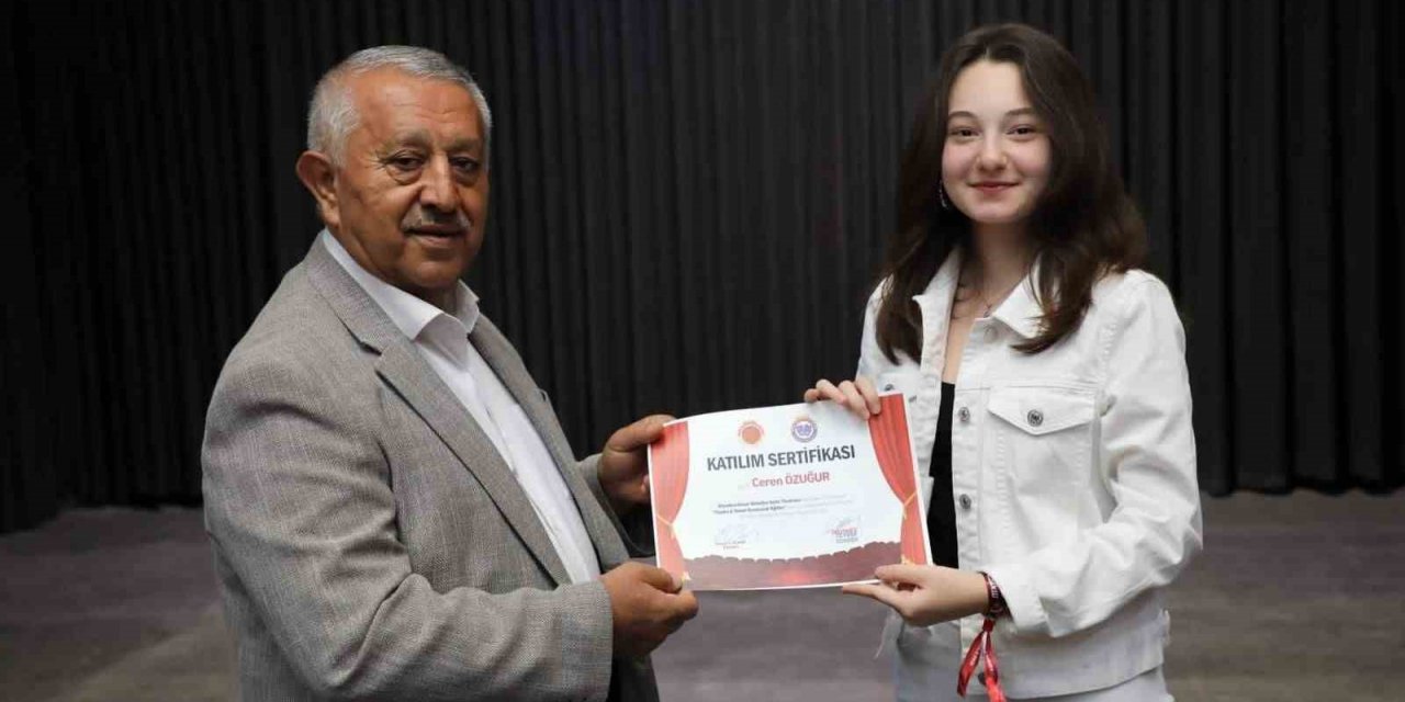 Afyonkarahisar’da tiyatro kursları tamamlandı