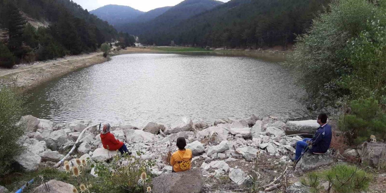 Doğa ile baş başa kalmak isteyenlerin adresi: "Beyderesi Göleti"