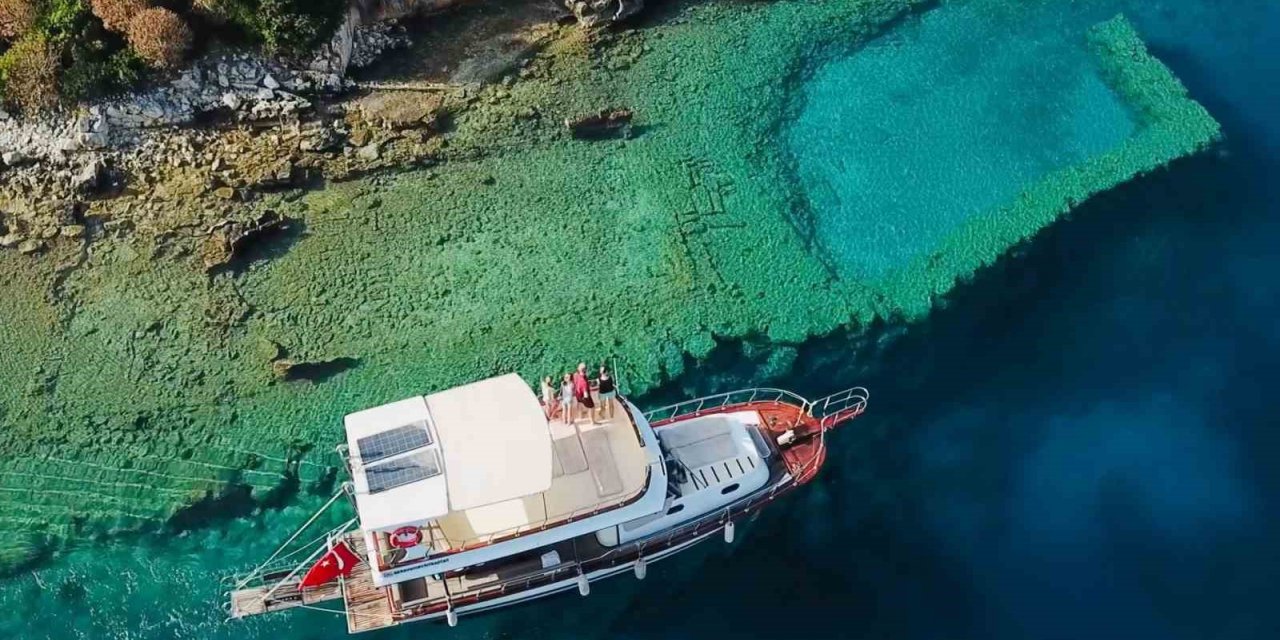 Bin 500 yıl önce  depremle birlikte denizin yuttuğu şehir tekne turlarının merkezi oldu