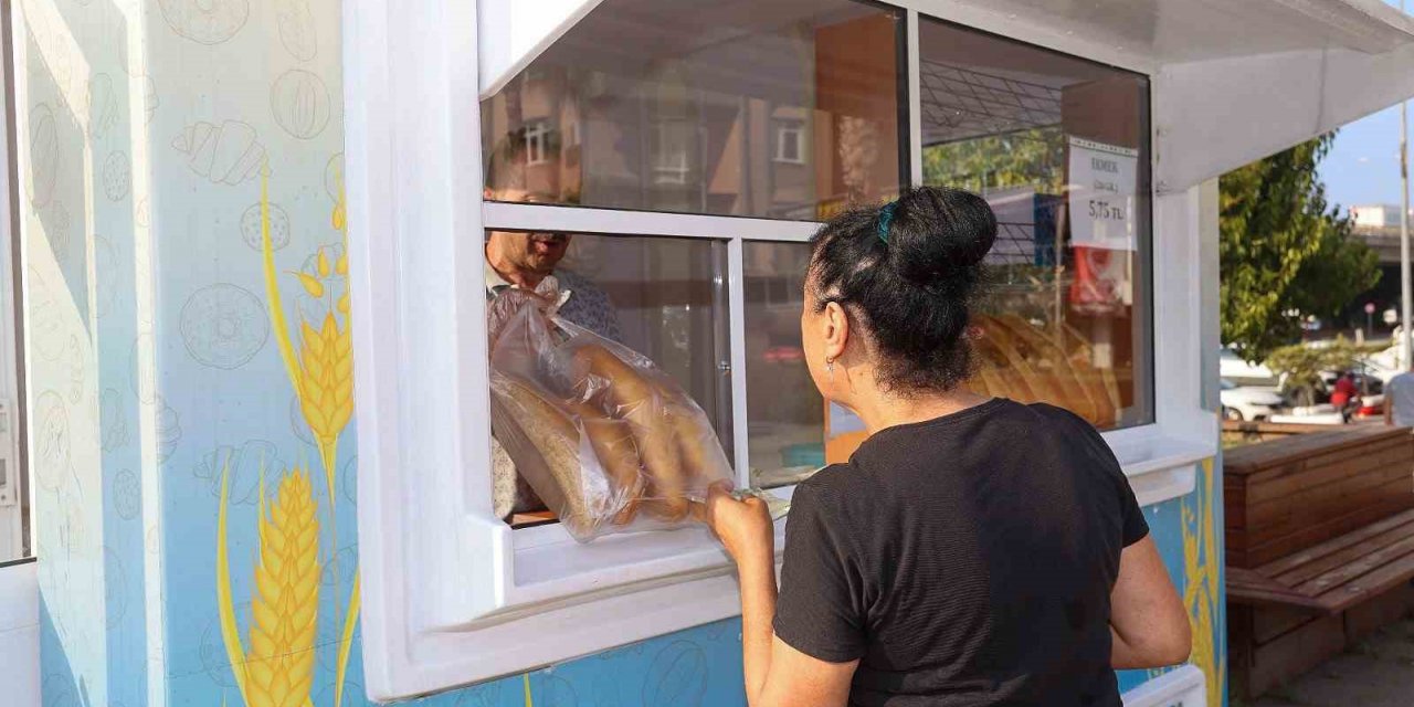 Samsun’da halk ekmek büfeleri açıldı: 220 gram ekmek 5,75 TL