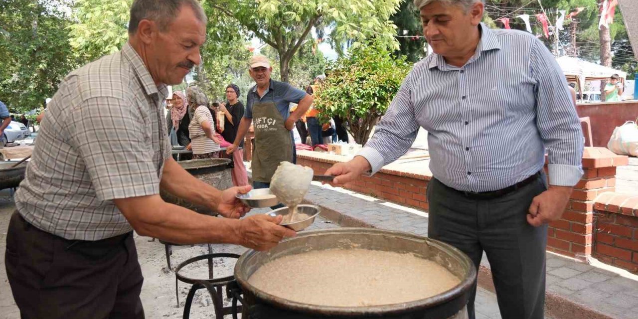Horsunlu’da 15 kazan keşkek dağıtıldı