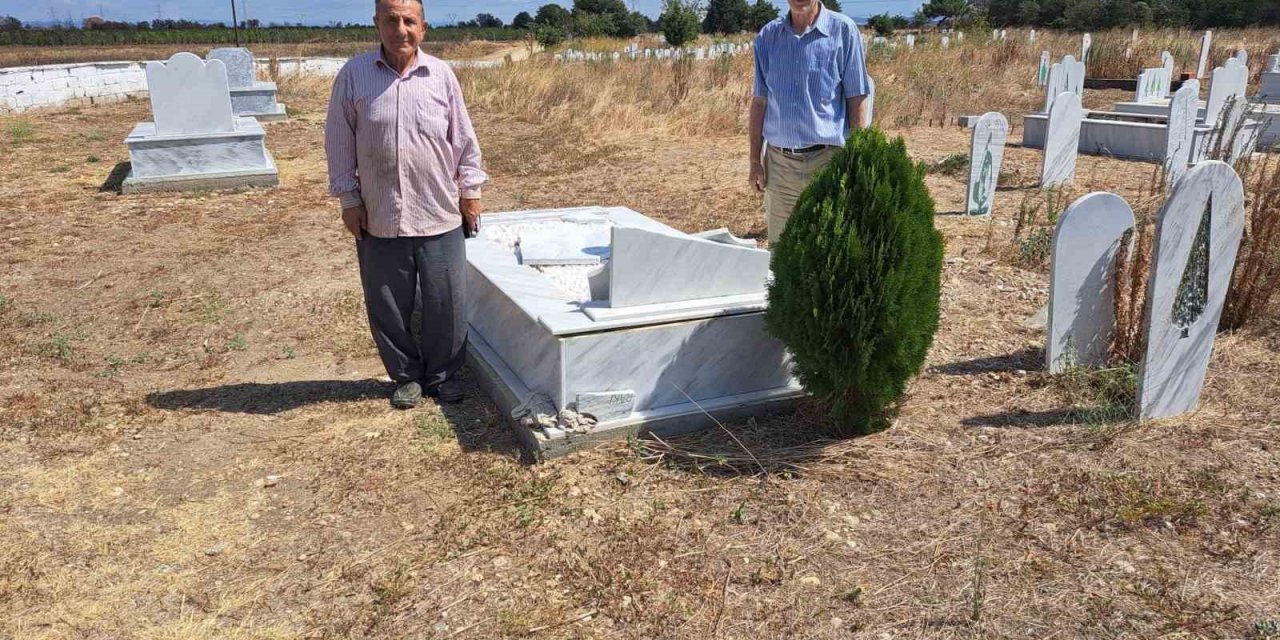 Batı Trakya’daki Müslümanların mezar taşlarını kırdılar