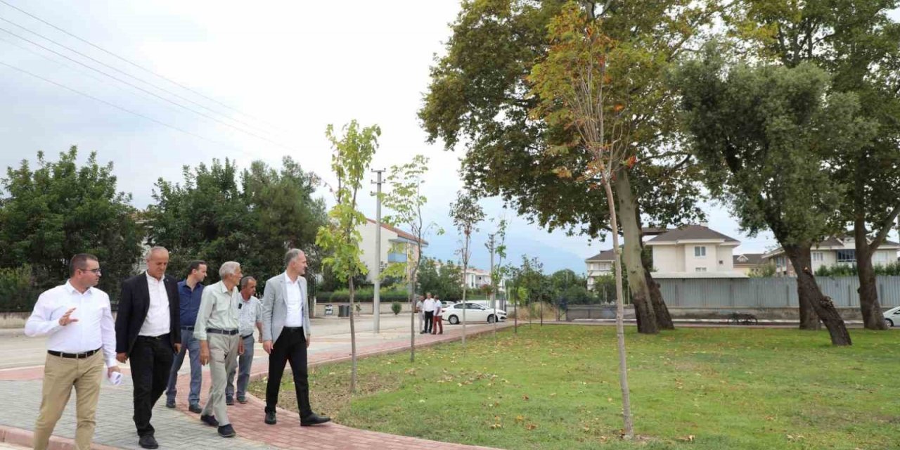 İnegöl Belediyesi çevre düzenlemeleriyle şehri güzelleştiriyor