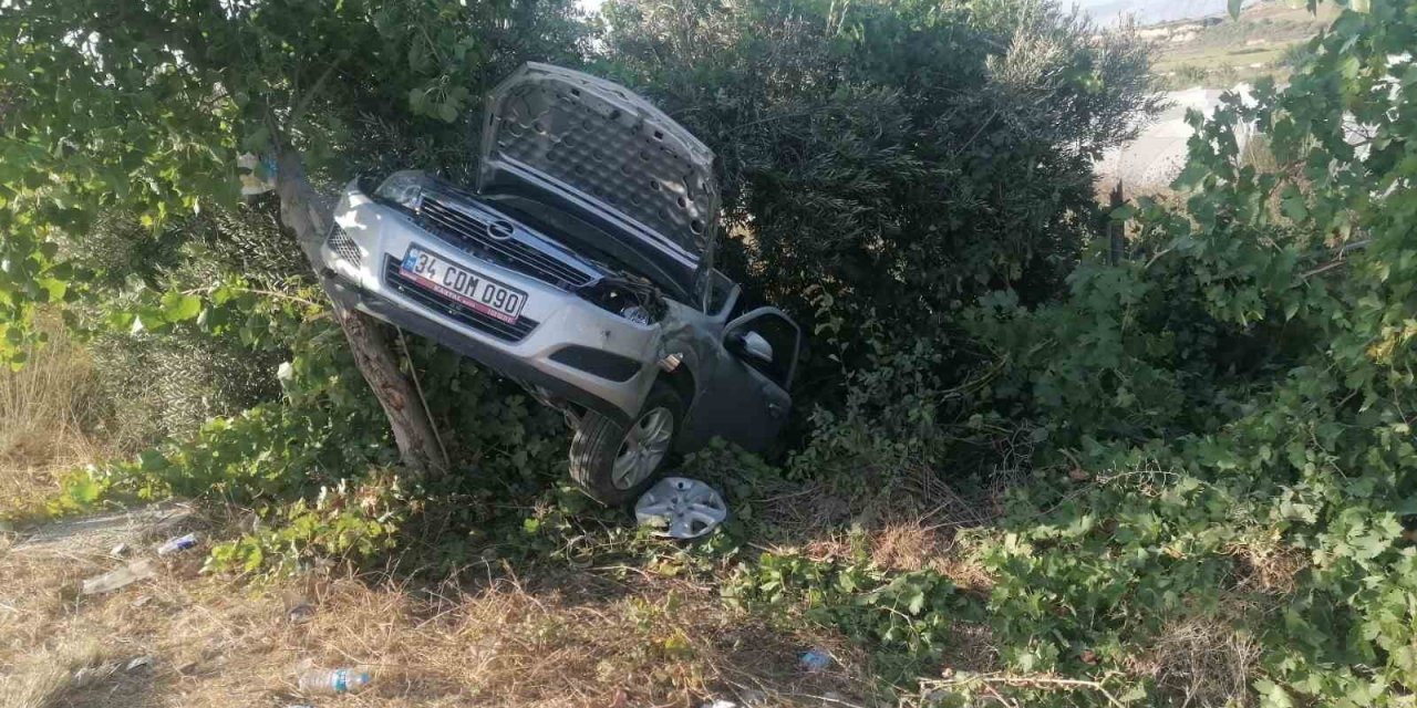 Yoldan çıkan otomobil takla atarak bahçeye girdi: 3 yaralı