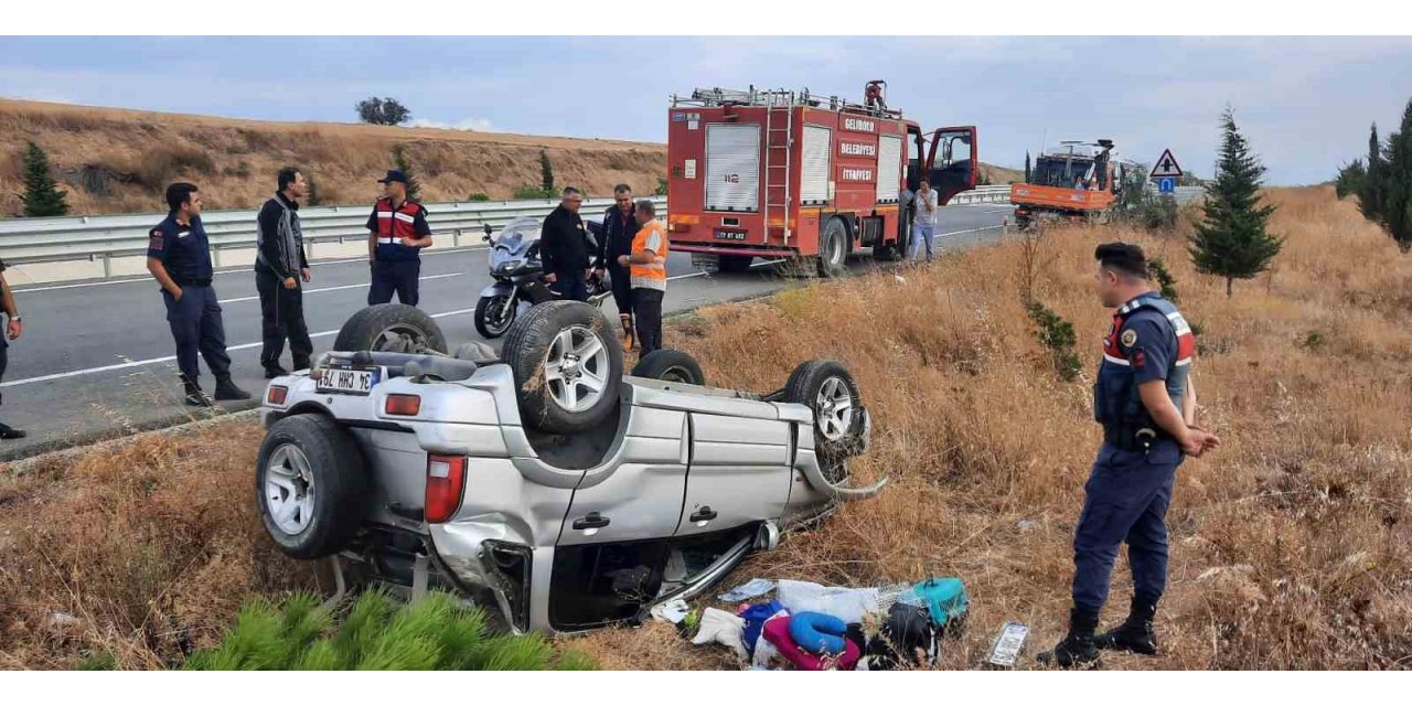 Araçta sıkışan sürücüyü itfaiye ekipleri sıkıştığı yerden kurtardı