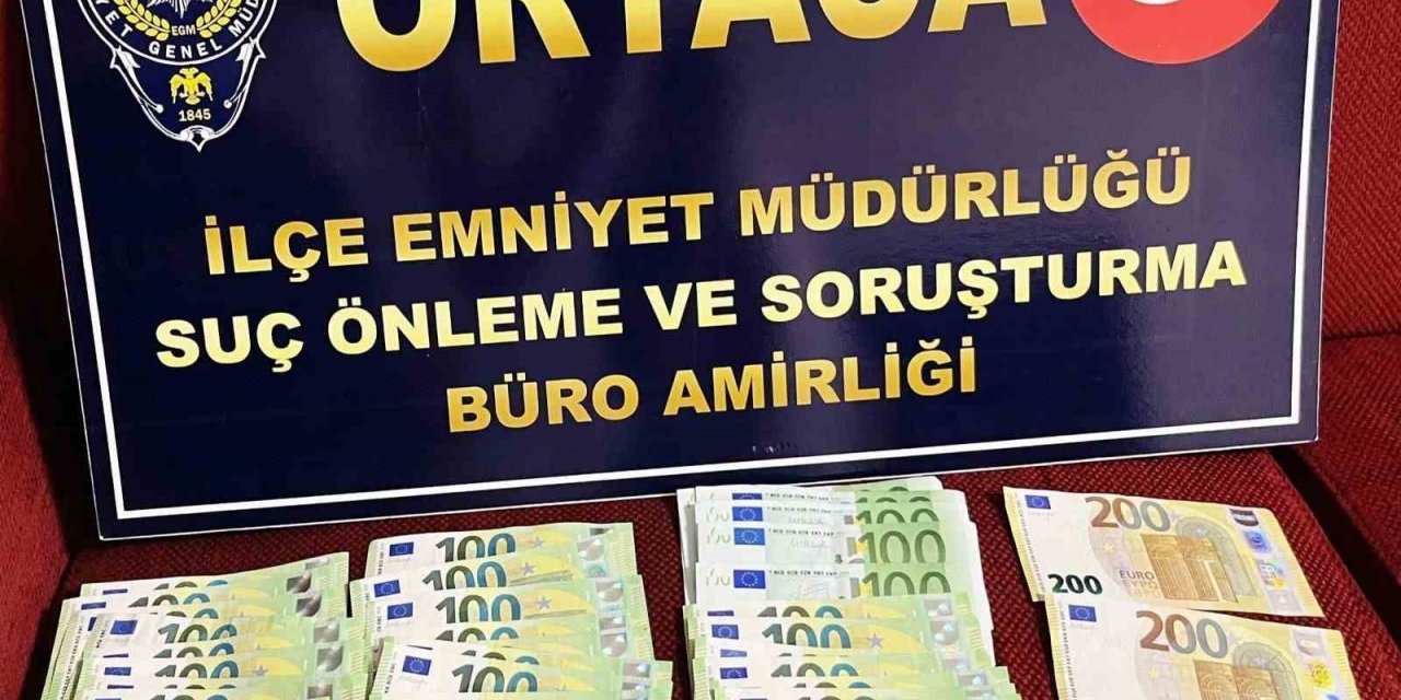 Kuyumcudan döviz çalan turist yakalandı