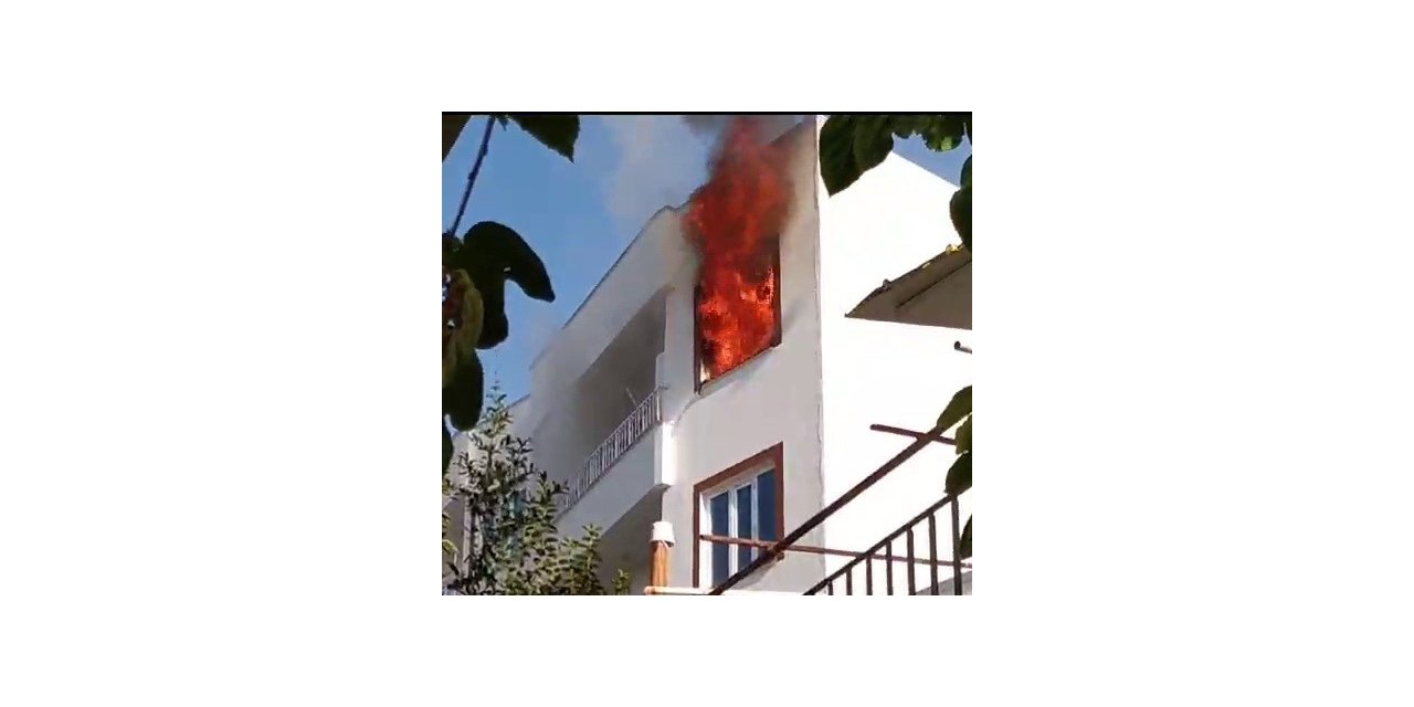 Binada çıkan yangın korkuya neden oldu