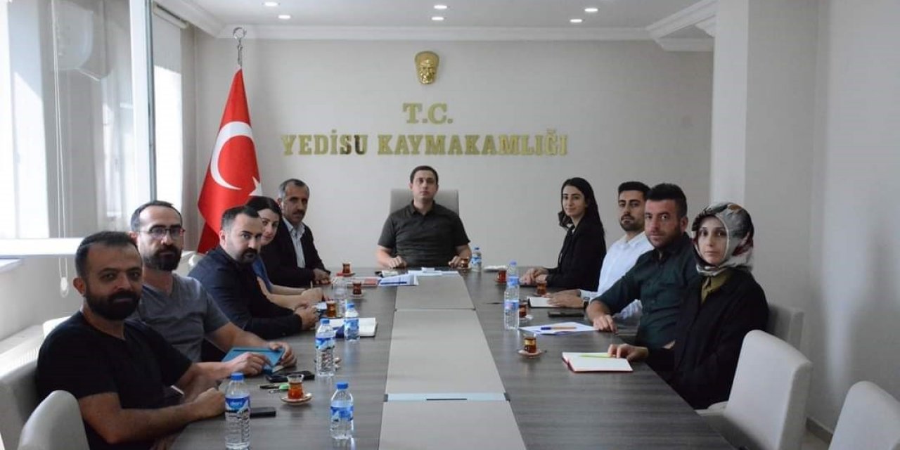 Yedisu’da okul müdürleri toplantısı gerçekleştirildi